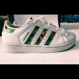 Adidas superstar youth size 2